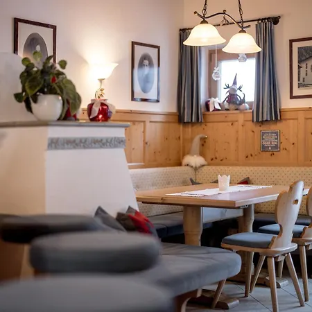 فندق Garni Europa 4*