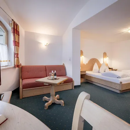 Garni Europa 4*